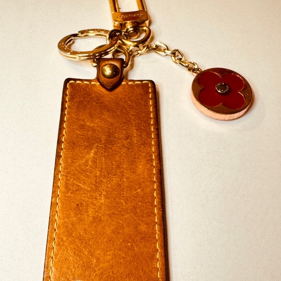 Louis Vuitton Tan Leather Key Holder - Picture 9 of 14